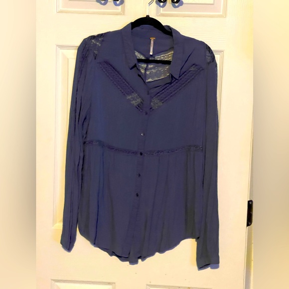 Free People Tops - Free people long sleeve button down size medium blouse.